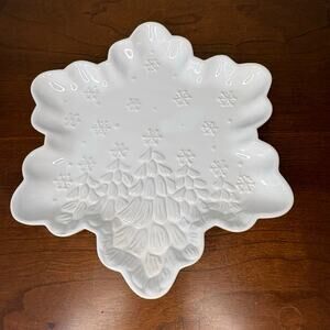 Temp-tations Frosty Forest White Ceramic Snowflake Plate